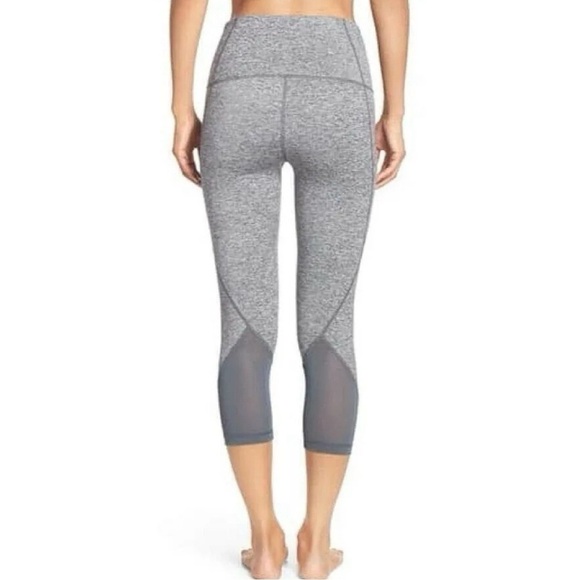 Gray High-Waisted Cropped “Hatha” Leggings by Zella. SZ XS. Nordstrom Athleisure - Picture 2 of 10